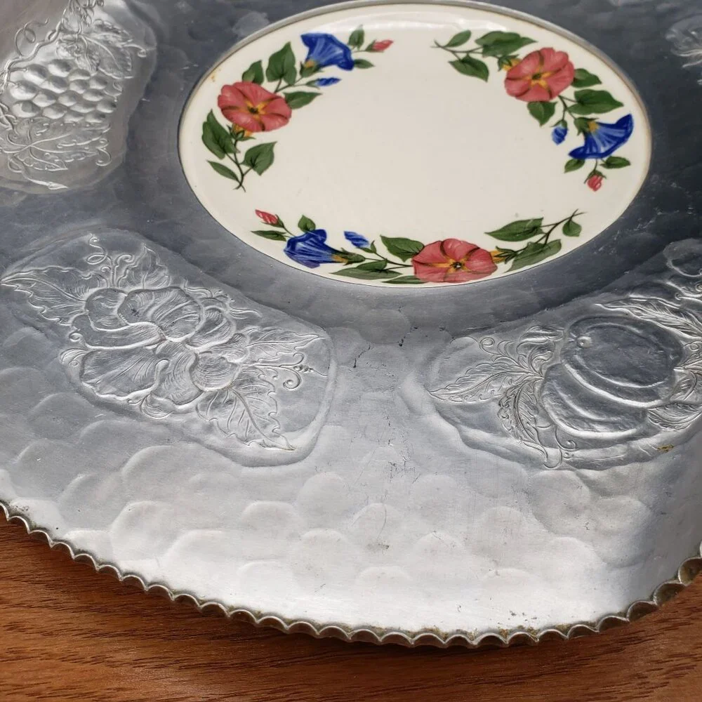 Vintage Cromwell Hammered Aluminum Handled Tray w Shenandoah Floral Center